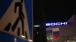 Домодедово обслуживает рейсы по согласованию, Жуковский приостановил работу